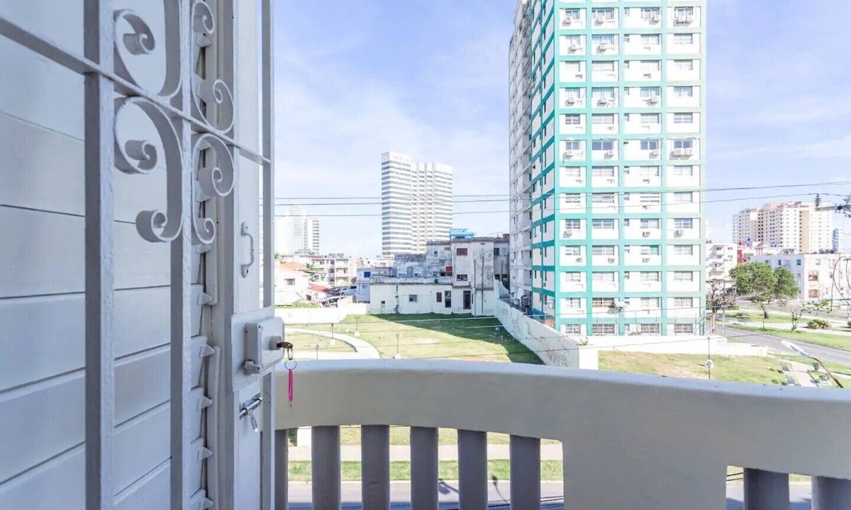 Municipality of Diez de Octubre Apartment | Casa Mariela