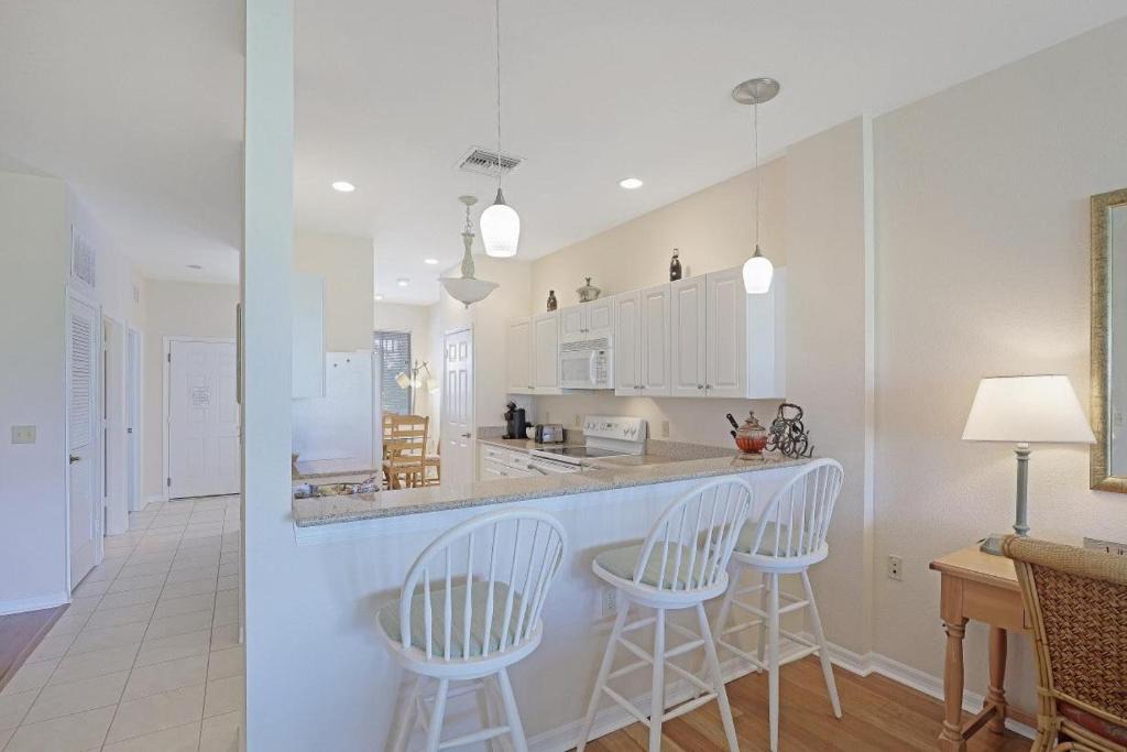 Naples House | Greenlinks 1323
