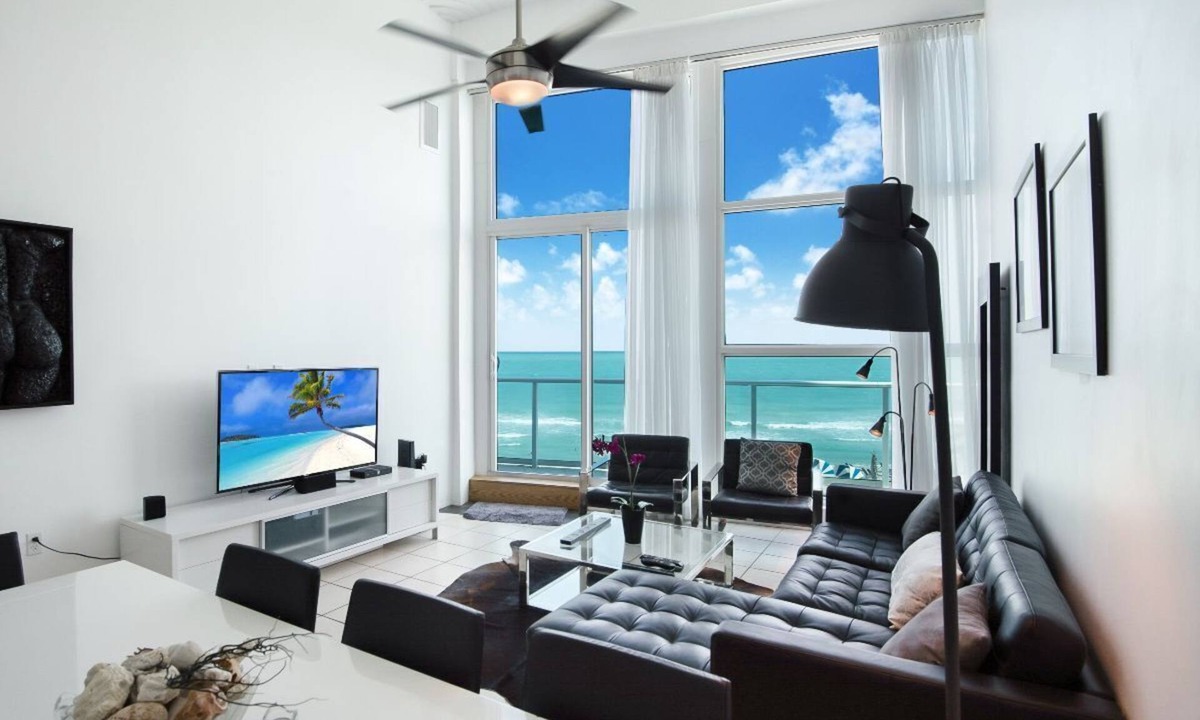 Mid Beach Condo | Luxury - Ocean front 3 Bed 2 Bath two story condo in Beach, discounts available!