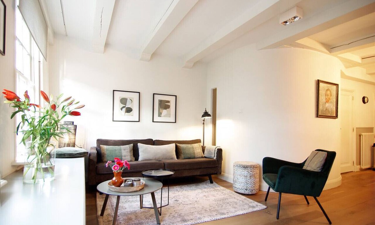 Grachtengordel-West Apartment | Sonnenberg - Canal side & view - Private & Central