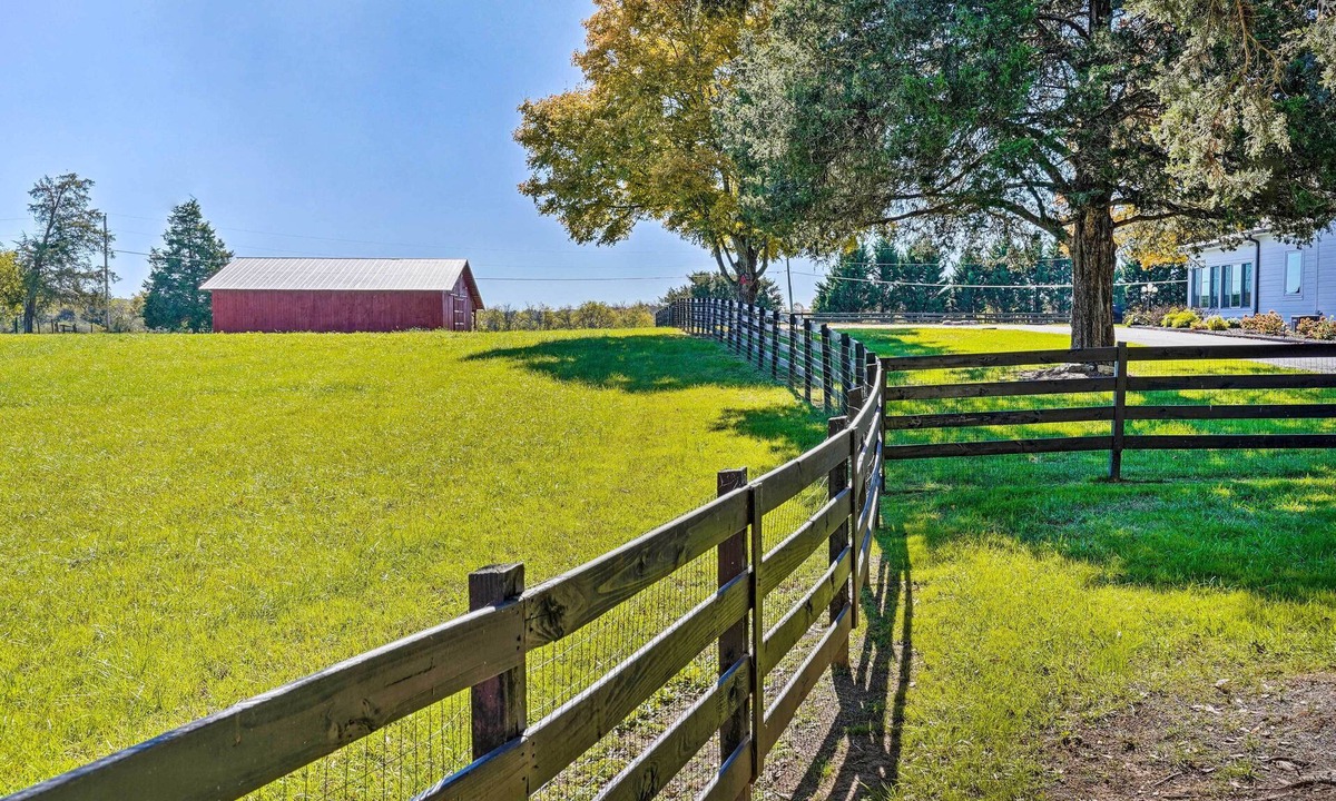 Chickamauga House | Spacious Home + Acreage, 16 Mi to Chattanooga