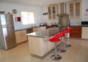 98 Seagull Ave - First Class Property with Stunning Sea Views in Hayborough