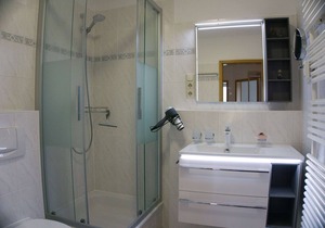 Centrally Located Vacation Apartment with a Balcony - Villa Karola FeWo 18 in Göhren