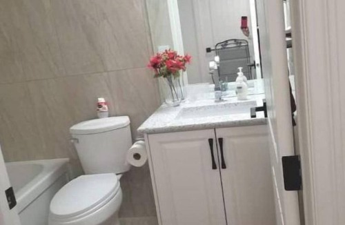 Royal Oak House | Cozy,Private Suite in NW-Quick Access to Mountains