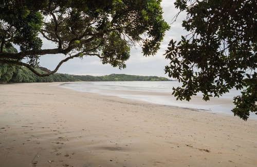 Coopers Beach Apartment | Executive Accommodation with World Class Views