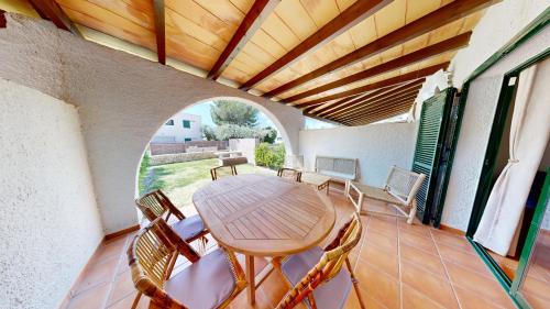 El Perello House | Gladiolus