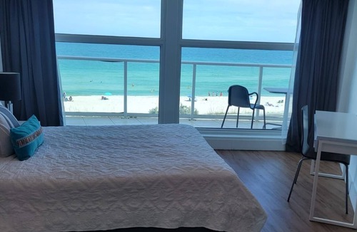 Mid Beach Condo | Luxury - Ocean front 3 Bed 2 Bath two story condo in Beach, discounts available!