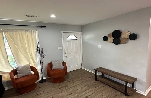 Tinley Park House | Modern 3BD 1BA house - Tinley Park
