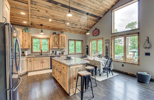 Nevis House | Modern Lakeside Chalet on Crow Wing Chain w/Dock!