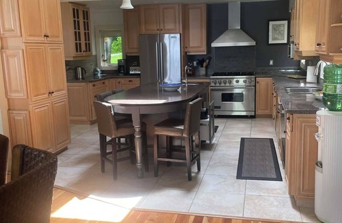 Gravenhurst Cottage | Muskoka Cottage For Rent located in the heart of Muskoka