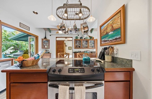 Honaunau-Napoopoo House | Oceanfront Manini Beachfront Getaway - Minutes to Kona Coast/Captain Cook