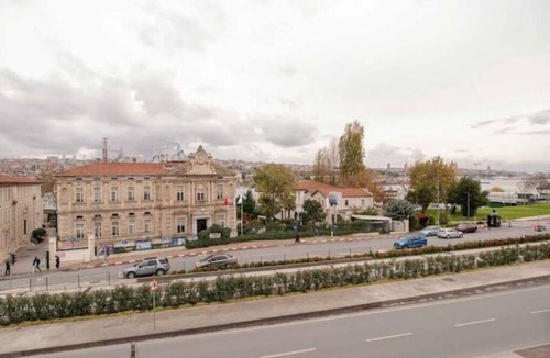 Istanbul City Center Villa | Panoramic Terrace Oasis: Stunning Sea Views and Iconic Landmarks in Balat