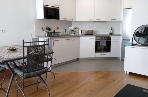Barakaldo Apartment | river side