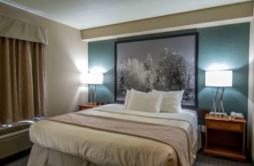 Dauphin Hotel | Super 8 by Wyndham Dauphin