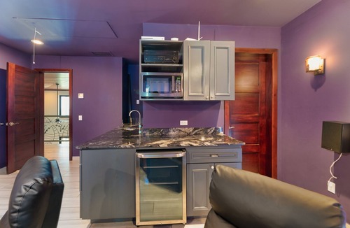 Pristine Bay House | Sweeping panoramic views of the reef