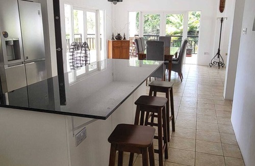 Marigot Bay Villa | Villa Karibu - only 2 minutes walk to the beach!
