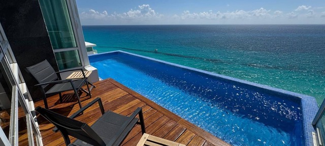 10BR/9Bth - Private Pools - Beachfront - Combo #2014 in Cancun