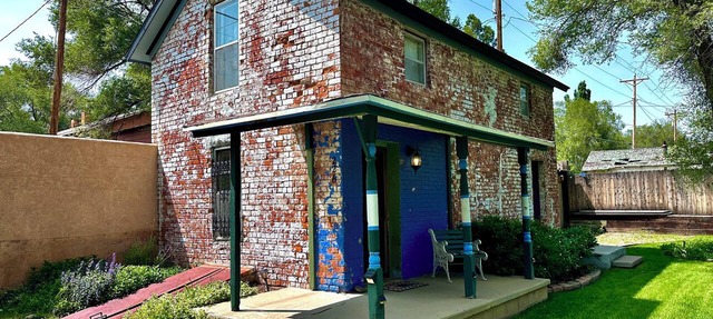 1890s Carriage House Walk To Downtown in Raton