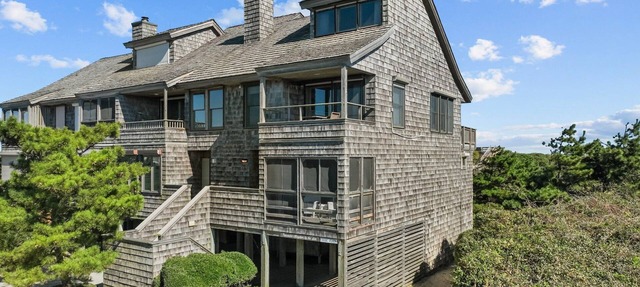 2381 - Peaceable Kingdom by the Sea - Sanderling Oceanfront Townhome w/Water Views in Duck