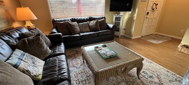2BR/1Bath Charming Home Perfect for Small Families Close to Beach/Down Town in Seaside