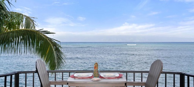 2nd Floor Oceanfront 1BD with Panoramic Island Views -Kahana Reef 217 in Lahaina