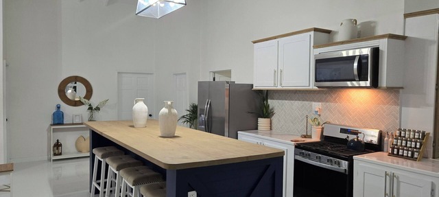 3-bedroom apartment in welcoming Grande Riviere with WiFi, AC in Grande Riviere