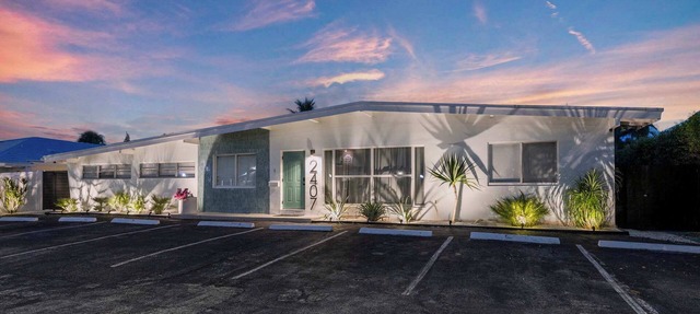 3 Bedroom on the Barrier Island. Walk to the Beach in Fort Lauderdale