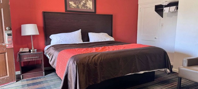 3 Full Beds Non-Smoking in Richmond