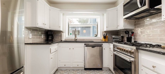 3BR, 3BA Home on Angela Blvd Steps from ND in South Bend