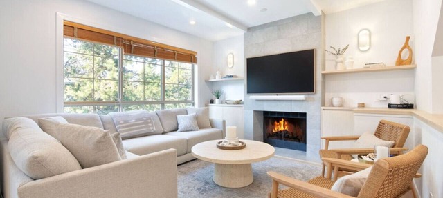 4BR/3.5BA Luxury Townhome w/Private HT & Garage in Whistler