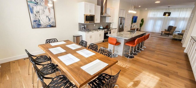 5BR Modern Luxury with Private Yard Garage Near Downtown in St.Louis