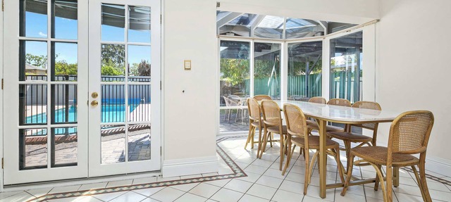 6BR Lower Mitcham home, pool, cinema, near CBD in Lower Mitcham