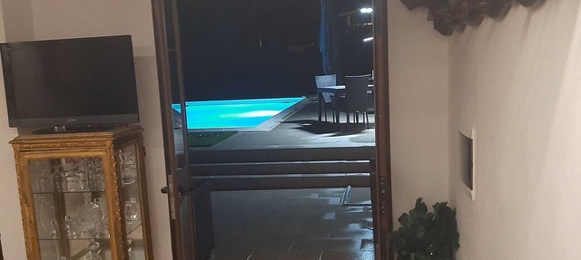 A fully equipped, comfortable, and cozy studio apartment with a pool in Specchia