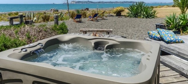 Absolute Beach Front Bayview Napier New Zealand in Bay View