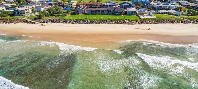 Absolute Beachfront Apartment 4T in Lennox Head