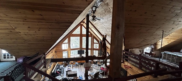 Accessible private spacious lakefront playhouse in Haliburton