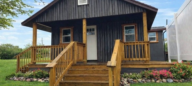 Adorable 2-bedroom cabin with AC in charming Cheboygan in Cheboygan