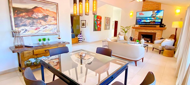 Ajijic Modern 2 Bedroom-AC-Bikes-Gym-Pickleball Court-Golf Cart-Scooters in Ajijic