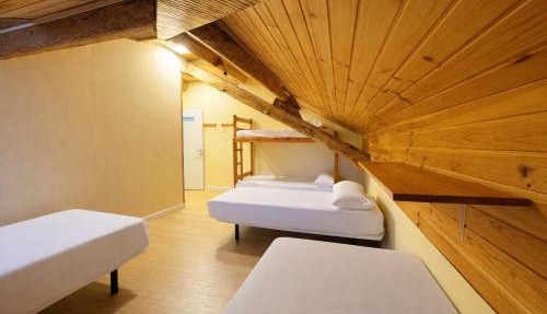 Albergue Pájaro L in Castejón de Sos