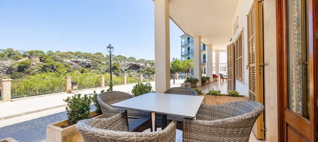 Apartment 'Apto Planta Baja' with Sea View, Wi-Fi and Air Conditioning in Cala Figuera