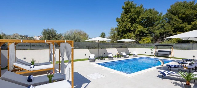 Apartment with pool Ivano by Villas Guide in Split