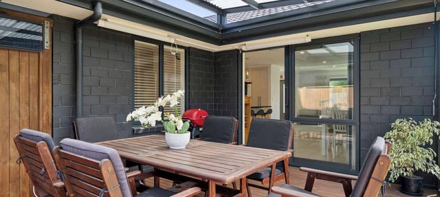 Basil Inn - Covered Deck & BBQ, Sleeps 6 in Rotorua