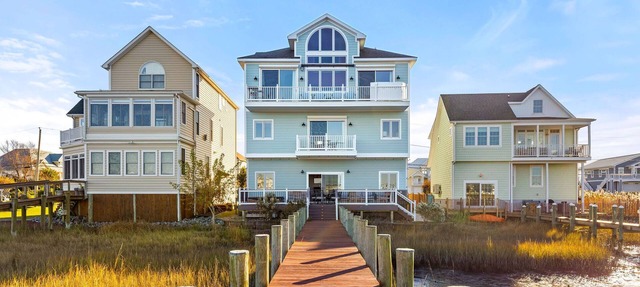Bayfront Pet-Friendly Luxury Home with Dock - Sleeps 16 in Ocean City