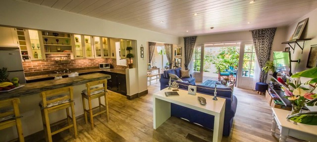 Beach vibes! Gated, tranquil. Minutes from the beach. Rodney Quay. in Rodney Bay