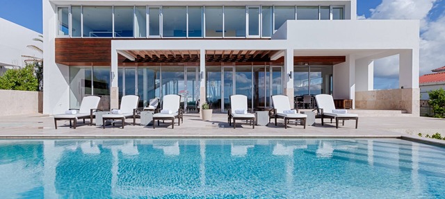 Beaches Edge - Oceanfont Villa with Pool and Hot Tub in Anguilla