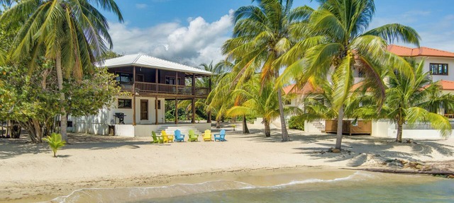 Beachfront Home Kissin' the Caribbean - BELLA SWAY in Stann Creek District