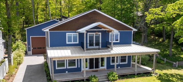 Beautiful 4-Bedroom Lakefront Home: dock & hot tub, on White Lake, Whitehall, MI in Whitehall