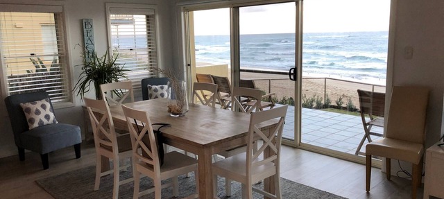 Beautiful Beachfront Apartment in The Entrance