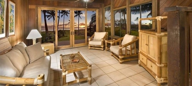 Beautiful Maui Beachfront Townhouse! Great Views! 200+ Five Star Reviews ! in Kihei