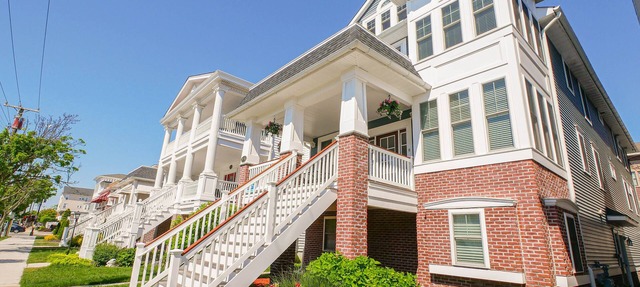 Beautiful NEW 1st Flr-Btwn Brds/Beach & Dwntwn, 5+Bdrms-Park & Walk! Heart of OC in Ocean City